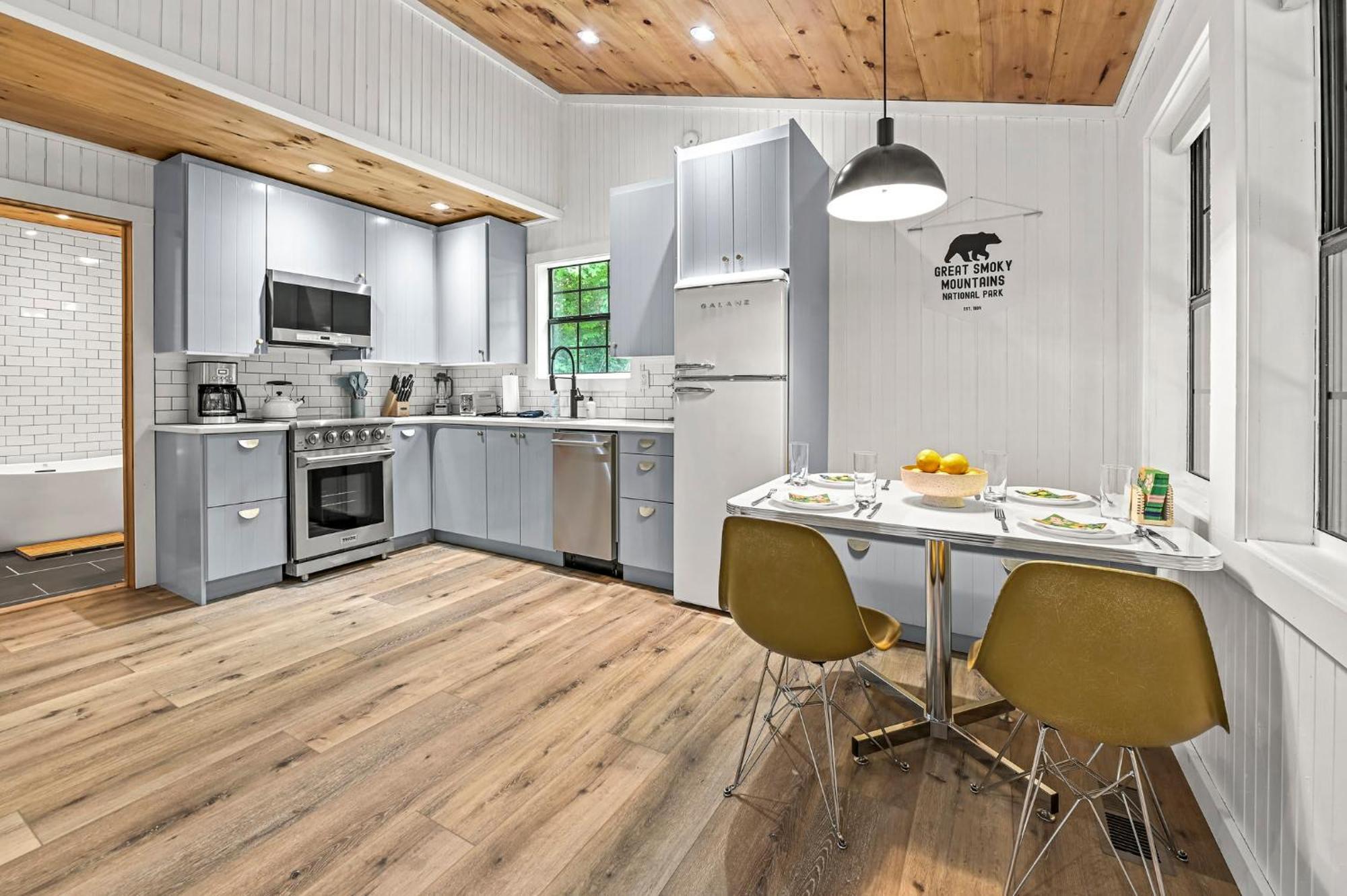 Smoky Mountains Hut Tub Cabin Dog Friendly 세비어빌 외부 사진